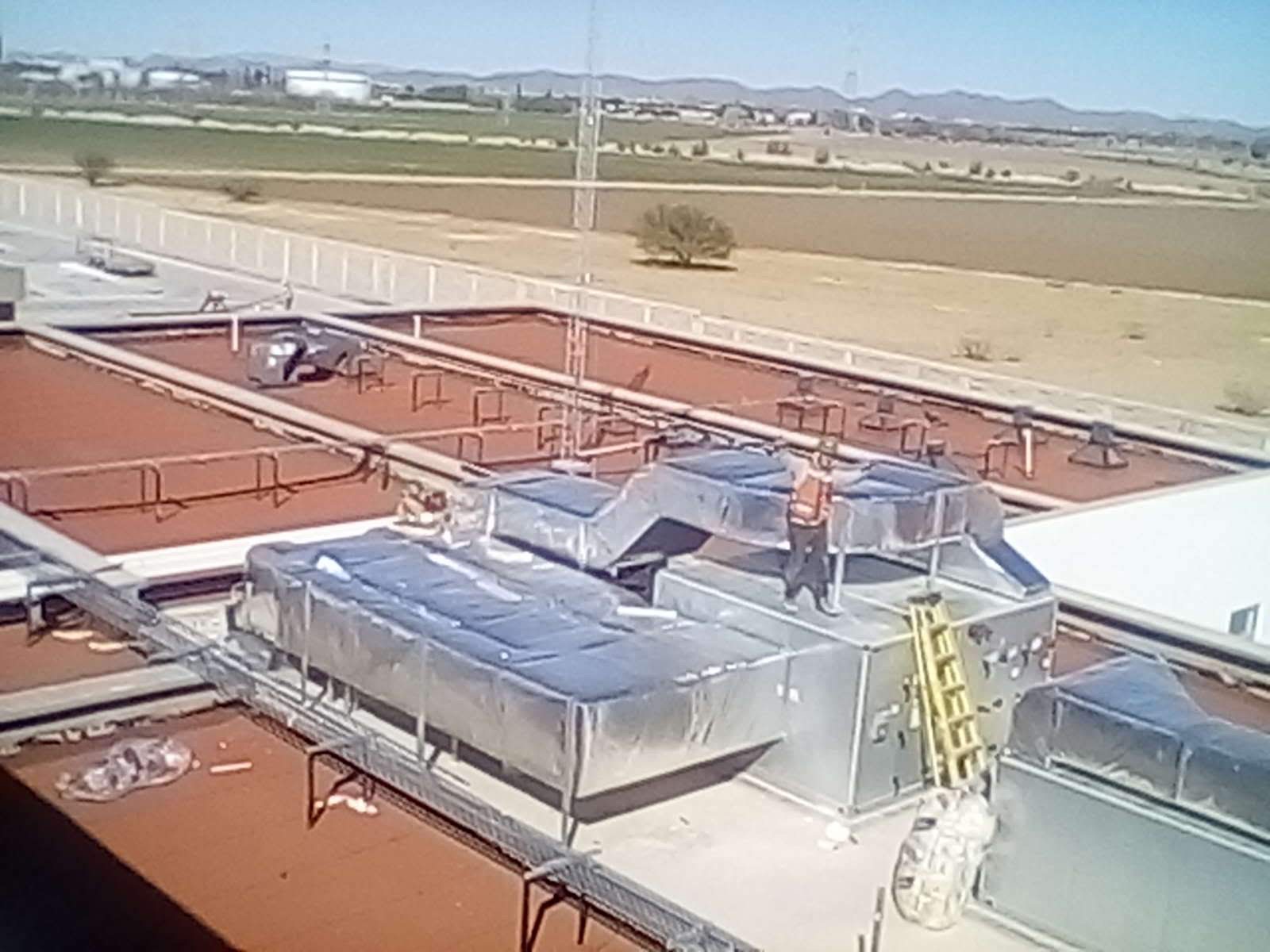 Trabajo realizado de equipo y ductos en azotea